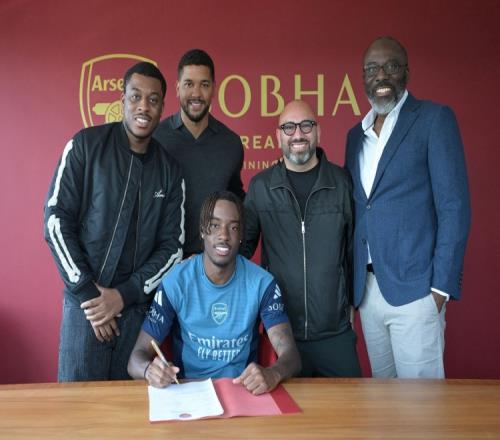 挺复杂TA：马杜埃凯将作为本土球员注册英超踢欧战仍是外援