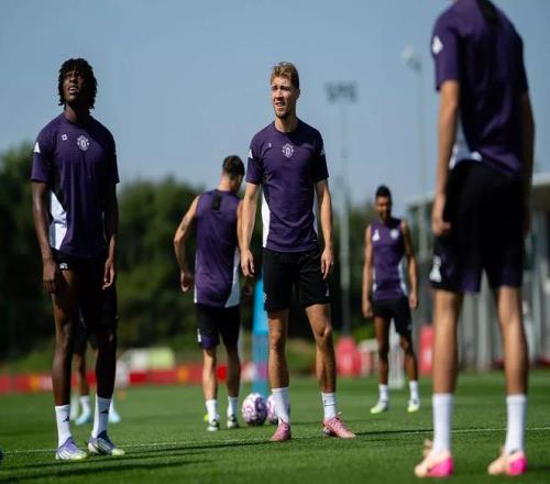 曼晚：马兹拉维预计因伤缺战阿森纳，霍伊伦可能入选比赛大名单