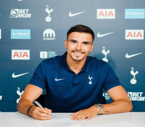 官方：拜仁中场帕利尼亚租借加盟热刺，租期1年