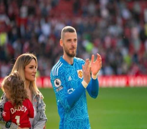 曼联官方：对紫百合赛前将为德赫亚举办颁奖仪式，B费将赠礼