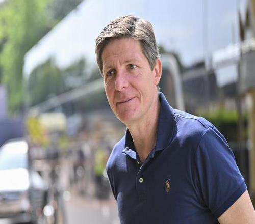 格拉斯纳：埃泽和格伊会自己决定未来水晶宫在社区盾证明了自己