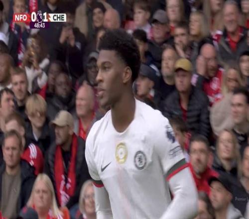 英超头球破门，切尔西19岁后卫阿昌庞斩获一线队生涯首球