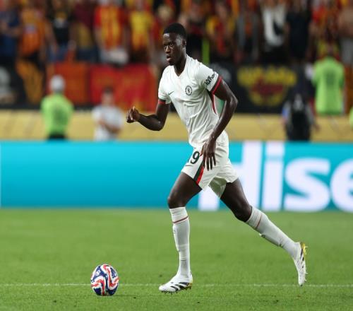 电讯报：蓝军买萨尔再出租原因有二：让球员踢世俱杯&控制价格