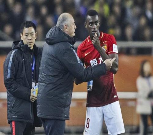 中超“最大水货”退役4年后复出：恒大曾为他支付7亿元！