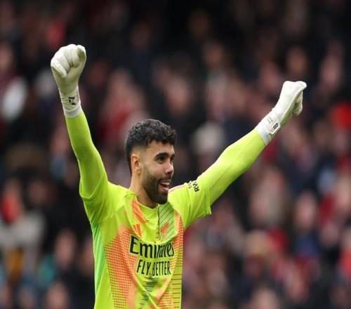 自2021年首次参加英超以来，拉亚54次零封比其他任何门将都多