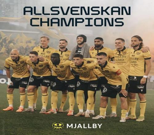 19轮不败！力压豪门！1500人乡村球队，队史首座顶级联赛冠军！