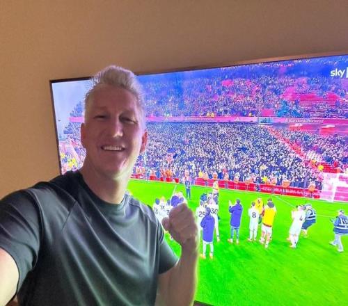 施魏因斯泰格社媒：加油曼联！真是一场精彩的比赛