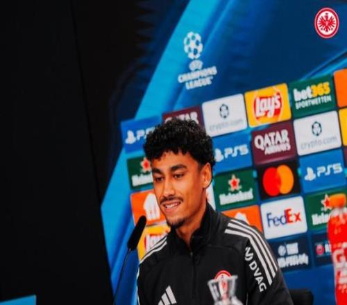 法兰克福左后卫布朗：我们依靠整体防守萨拉赫，而不是我单防