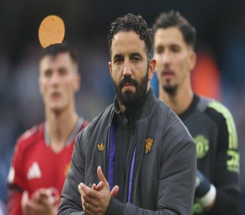 曼晚：莱万与巴萨续约遇到阻碍，这对曼联来说是个机会