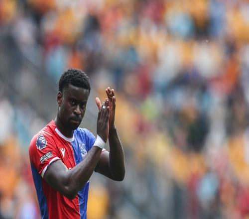 记者：利物浦希望签下一名最终可能替代范迪克的年轻后卫