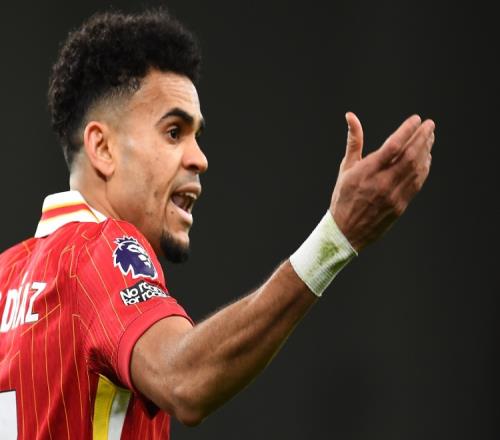 阿斯：巴萨锋线三大目标分别是迪亚斯、拉什福德和佩里西奇