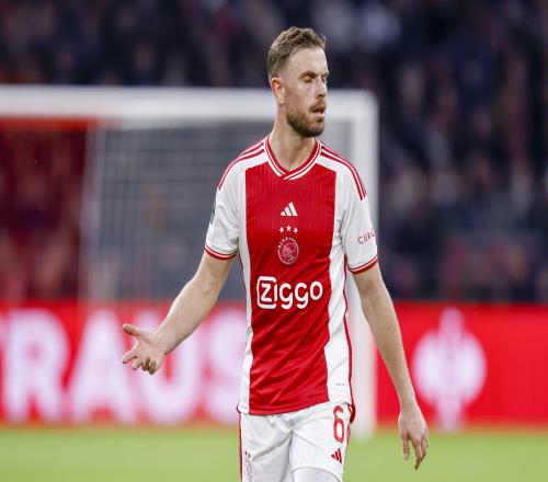 罗马诺：英超意甲有球队对亨德森兴趣，他将本月决定自己的未来