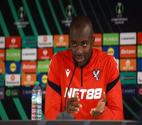 马特塔：我和扎哈私下沟通过了，我们之间一切都好