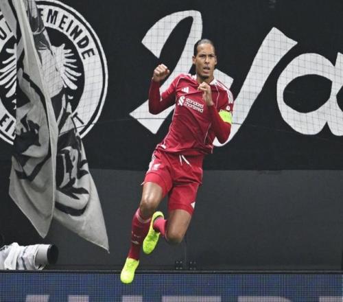 真领袖！12输曼联34岁范戴克组织会议：2天之后欧冠大胜