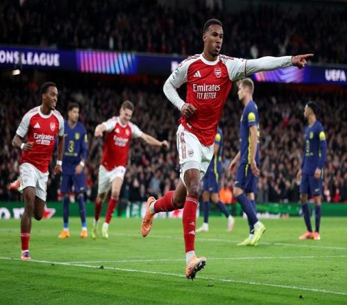 2700万英镑阿森纳球星火了！完爆马竞后被赞：世界最佳中卫之一