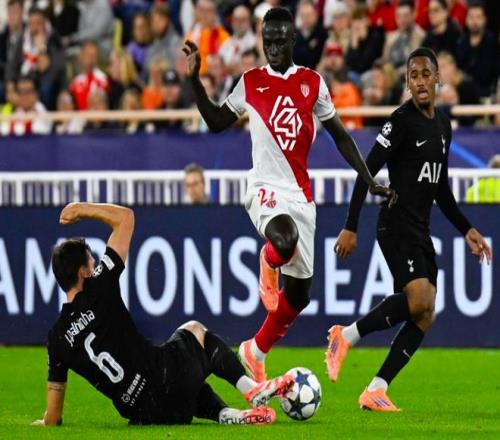 超级门将一战封神：8次神扑，英超豪强5场仅1胜，9亿豪阵也没用