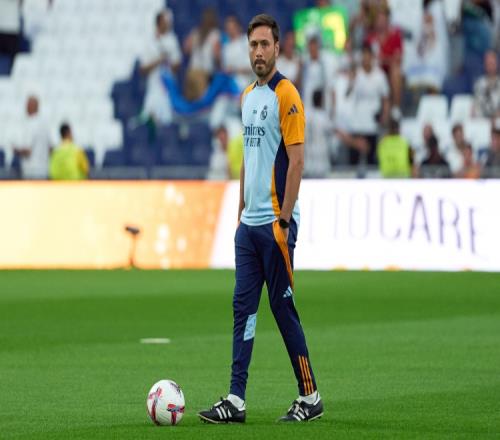 记者：小安切洛蒂已收到英超和科莫的邀请，可能接替小法执教科莫