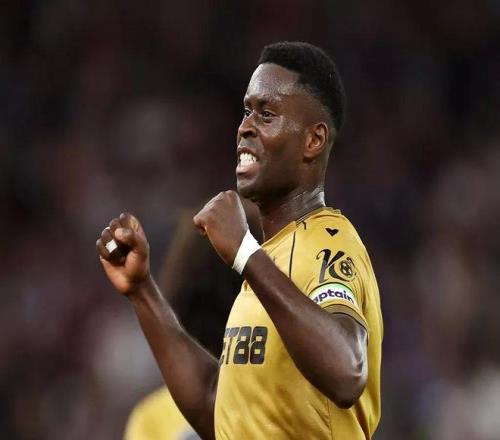 镜报主编：曼城将与利物浦竞争免签格伊，皇萨仁等也在关注