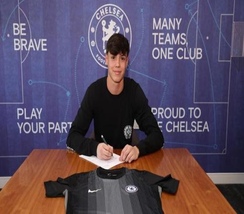官方：17岁门将弗雷迪贝尔纳尔与切尔西签下首份职业合同