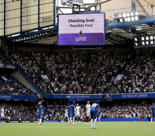 英超VAR判罚出现失误，裁判总监霍华德韦伯公开承认错误