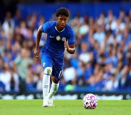 切尔西中场拒绝诱人薪资，为世界杯梦想留队，与多人竞争主力位置