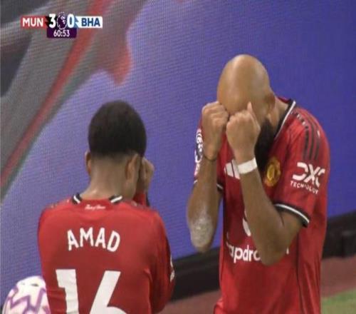 曼联争四现在需疯狂抢分！最猛右路年底全不在，替补让阿莫林心凉