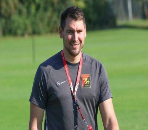 黑尔默斯觉得吉拉西适合英超，鲁梅尼格打算争取吉滕斯