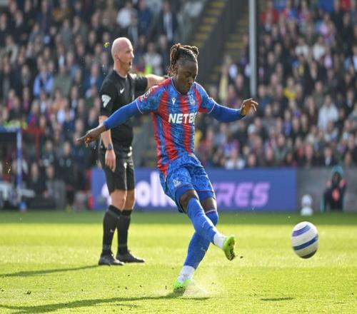 一夜变天！阿森纳凌晨截胡埃泽，超6000万镑签约，热刺气坏了