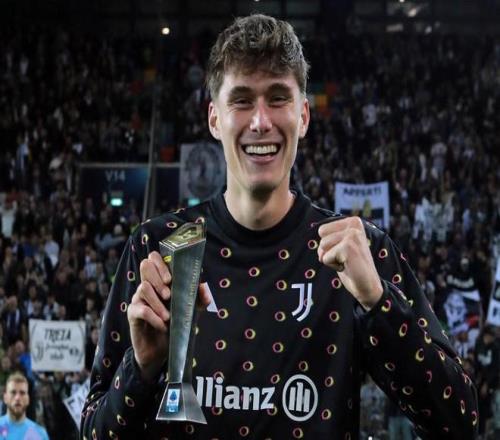 斯基拉：尤文今天将与诺丁汉森林就萨沃纳转会进行谈判