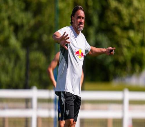 利兹联主帅:所有球员都能出场,贾斯汀有潜力成为英超球星 利兹联主帅:所有球员都能出场,贾斯汀有潜力成为英超球星