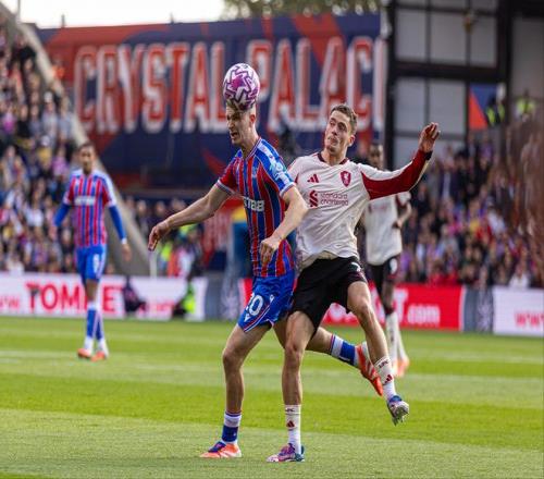 寒冬已至！联赛杯完败水晶宫耻辱出局，利物浦惨遭三杀对标皇马