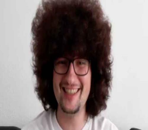 曼联长发哥：希望5连胜后曼联球员在主场帮我亲自剪头发