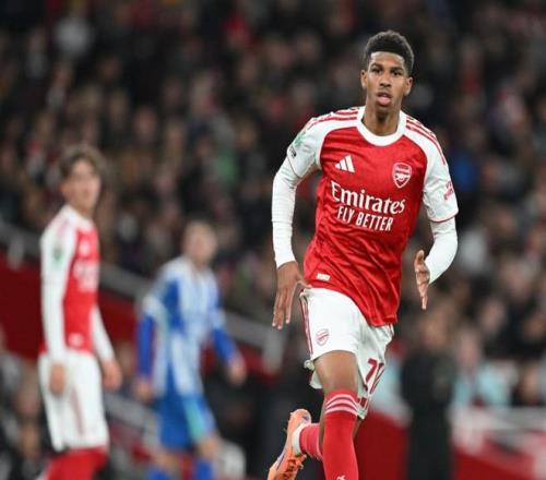 安诺斯晒照庆祝阿森纳一线队首秀，萨利巴评论：拉什福德