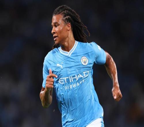 英媒：考虑到格伊的不确定性，水晶宫有意向曼城求购阿克