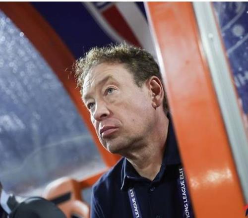 韩媒：上海申花主帅斯卢茨基赛后表示，未能守住领先，遗憾失利