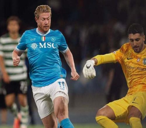 5万人致敬！34岁中场大师2年后王者归来：30米奔袭直塞绝美弧线