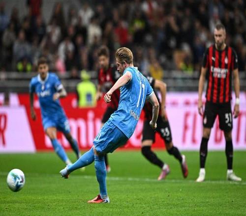 00年至今，德布劳内是首位生涯前3场意甲客场均进球的中场球员