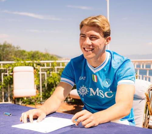 霍伊伦：那不勒斯给我家的感觉，期待卢卡库回归并向他学习