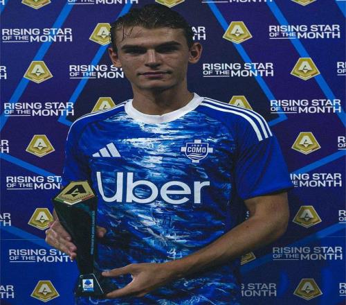 荣耀时刻，尼科帕斯领取意甲8月最佳U23球员奖