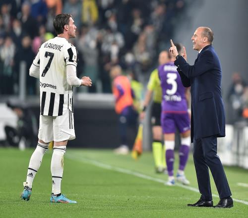 共和报:米兰将1800万欧报价弗拉霍维奇,尤文支付球员部分遣散费 共和报:米兰将1800万欧报价弗拉霍维奇,尤文支付球员部分遣散费