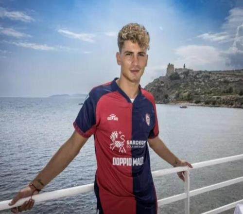 官方：S埃斯波西托租借加盟卡利亚里，合同附带强制性买断条款