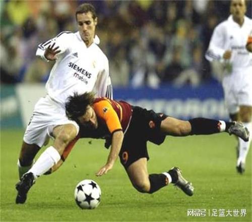 先跟巴蒂不兼容，后与维埃里争主力，意甲银靴照样生不逢时