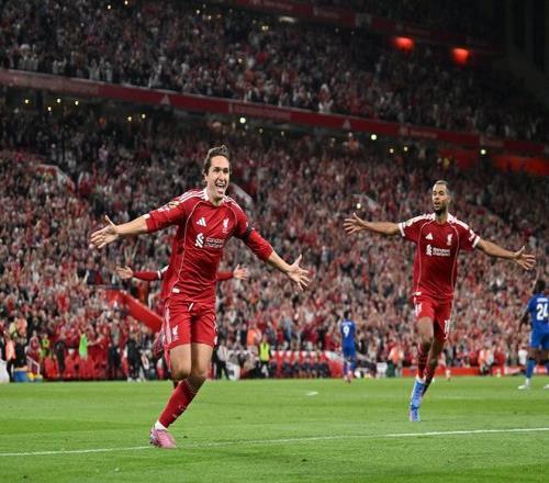 记者：利物浦已告知小基耶萨会留下他