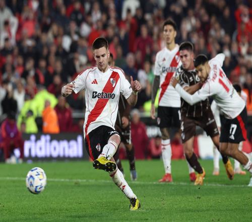 马斯坦托诺：国米可能是小组最强对手，我们的目标是胜利