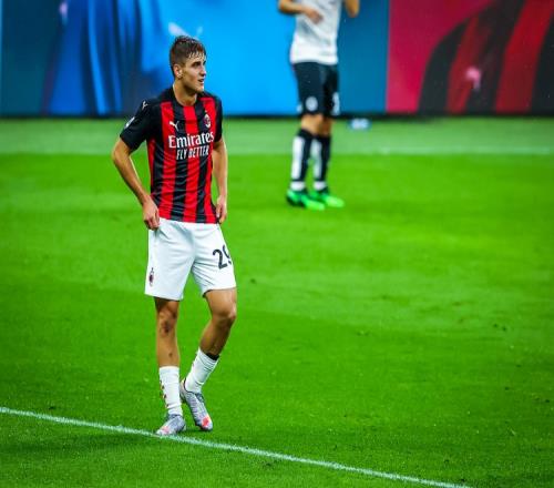 全市场:科隆博将回归米兰,萨索洛、都灵和热那亚有意引进他 全市场:科隆博将回归米兰,萨索洛、都灵和热那亚有意引进他