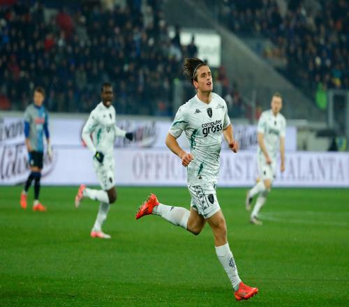 斯基拉:恩波利不会700万欧买断科隆博,球员也不在米兰计划之内 斯基拉:恩波利不会700万欧买断科隆博,球员也不在米兰计划之内