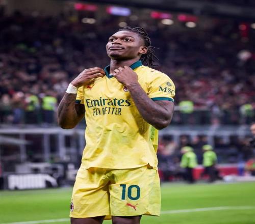 随着AC米兰21逆转+尤文02爆冷，意甲最新积分榜：14名仅差1分