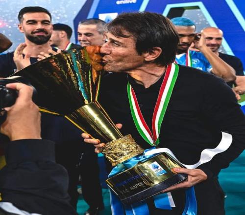 意甲前瞻AC米兰30比萨：意甲首尾大战，红黑巩固榜首良机