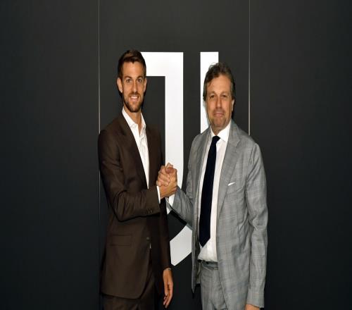 经纪人：鲁加尼在荷甲保持顶级水平，尤文知道他能提供哪些保证