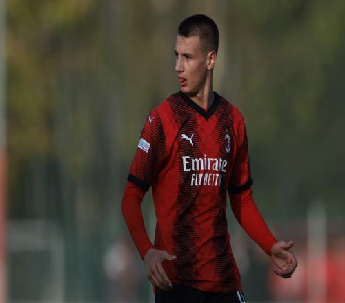 米体:丰塞卡准备让卡马达首发出战维罗纳,莫拉塔和亚伯拉罕替补